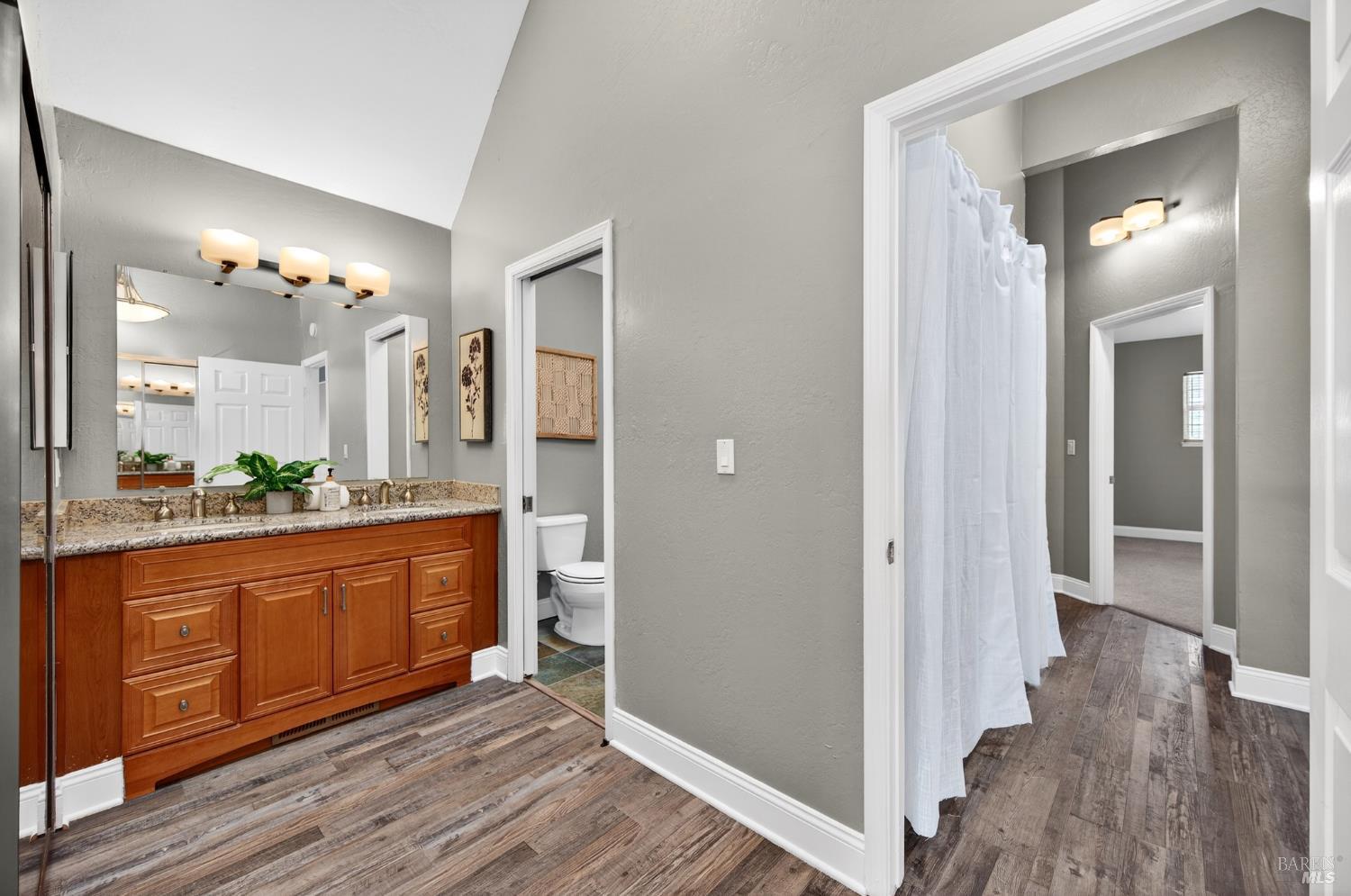 Detail Gallery Image 22 of 37 For 195 E B St, Benicia,  CA 94510 - 3 Beds | 2/1 Baths