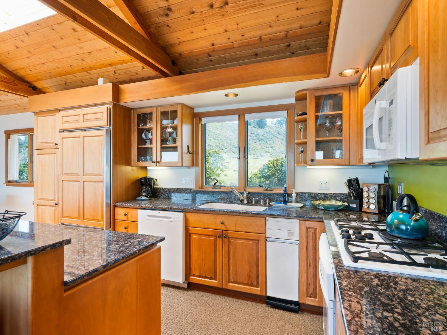 Detail Gallery Image 11 of 39 For 7400 S Highway 1 Unkn, Elk,  CA 95432 - 3 Beds | 3 Baths