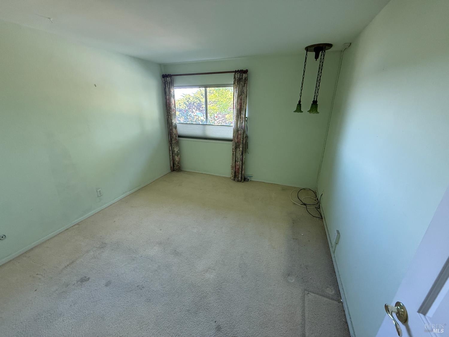 Detail Gallery Image 8 of 10 For 369 Eden Roc Dr, Sausalito,  CA 94965 - 1 Beds | 1 Baths