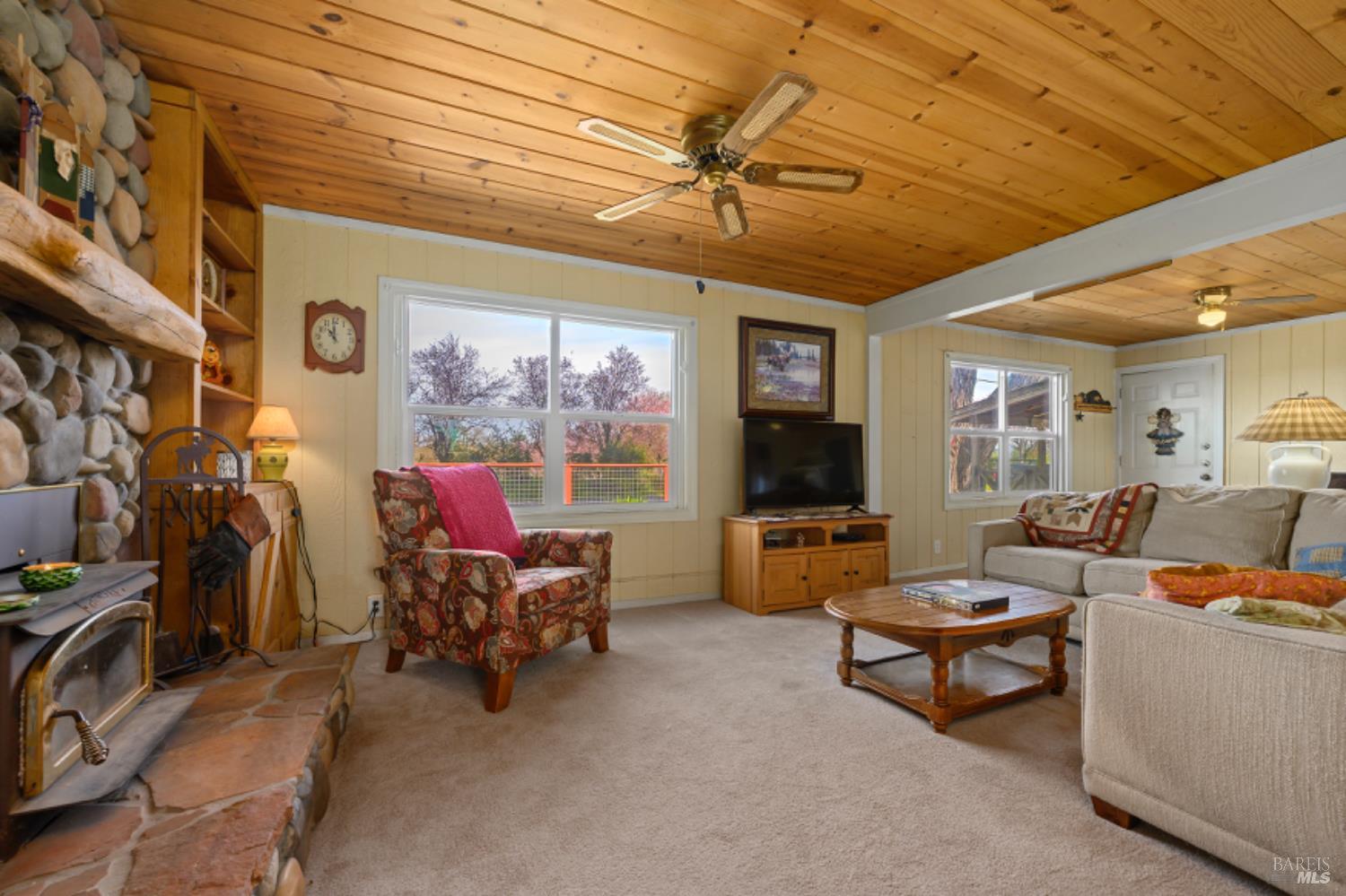 Detail Gallery Image 9 of 40 For 5454 Hall Rd, Santa Rosa,  CA 95401 - 3 Beds | 1/1 Baths