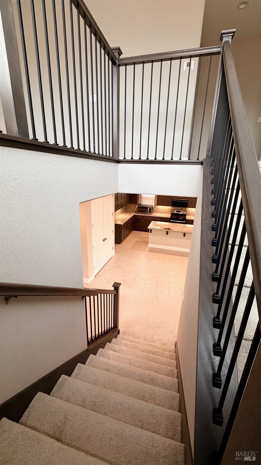 Detail Gallery Image 15 of 49 For 1548 Nightfall Ln, Fairfield,  CA 94533 - 5 Beds | 4 Baths