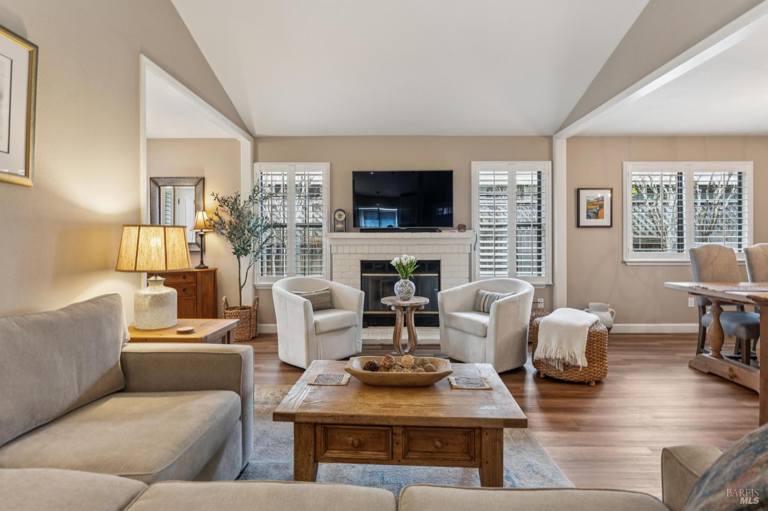 Detail Gallery Image 9 of 32 For 1239 Herbazal St, Sonoma,  CA 95476 - 2 Beds | 2 Baths