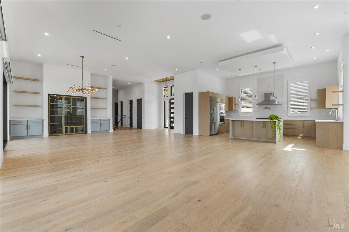 Detail Gallery Image 5 of 75 For 3623 Crescent Cir, Santa Rosa,  CA 95403 - 4 Beds | 5 Baths