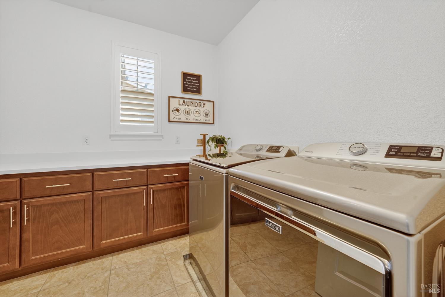 Detail Gallery Image 17 of 31 For 4273 Carnegie Ct, Fairfield,  CA 94534 - 5 Beds | 3 Baths