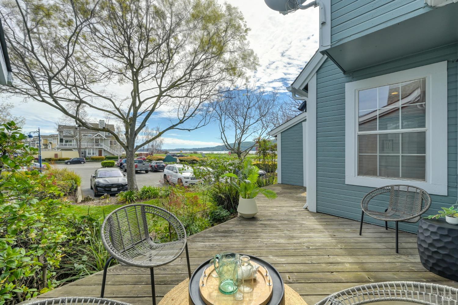 Detail Gallery Image 13 of 37 For 195 E B St, Benicia,  CA 94510 - 3 Beds | 2/1 Baths