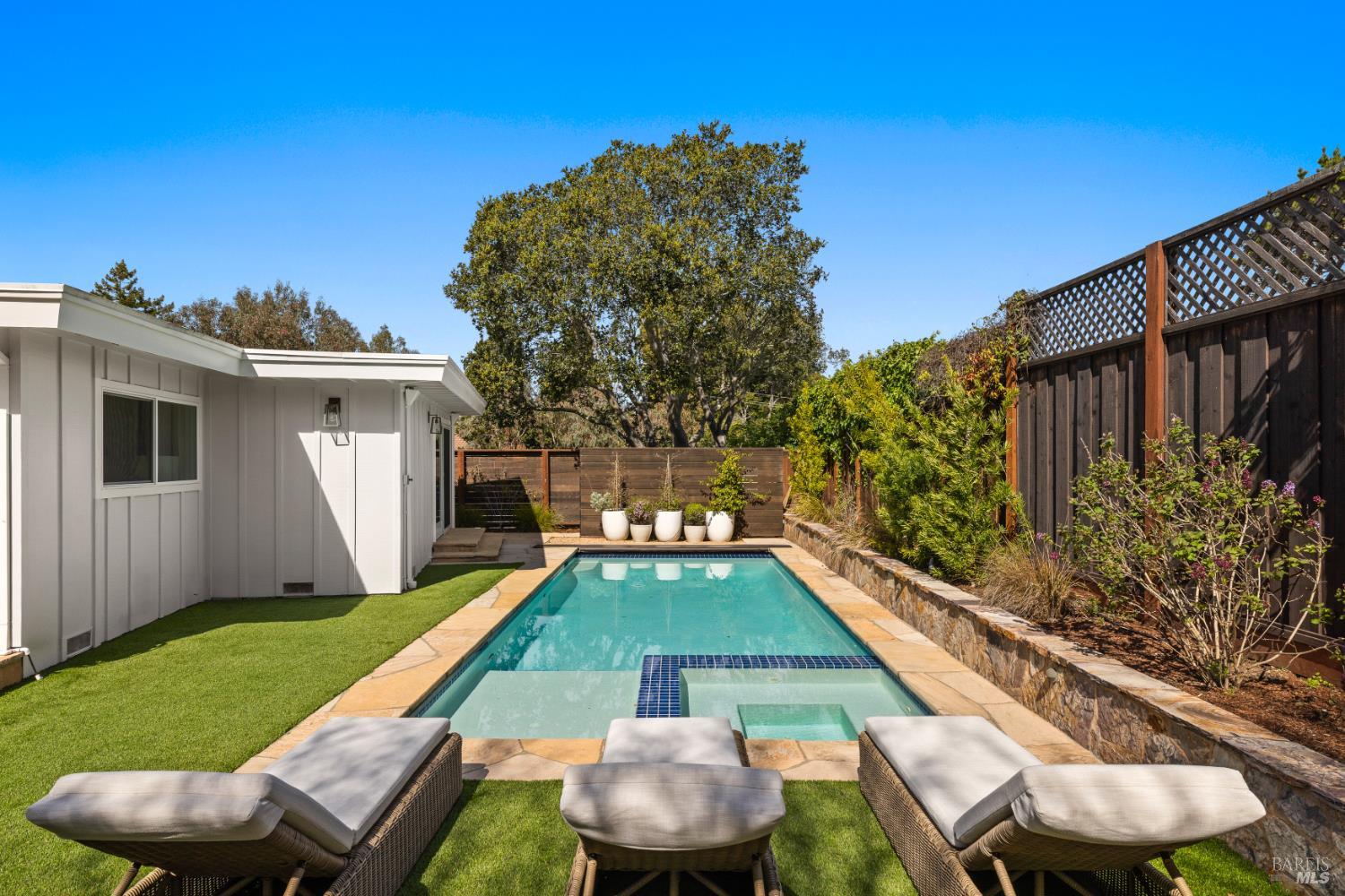 Detail Gallery Image 26 of 55 For 34 Southridge Dr, Tiburon,  CA 94920 - 4 Beds | 3/1 Baths