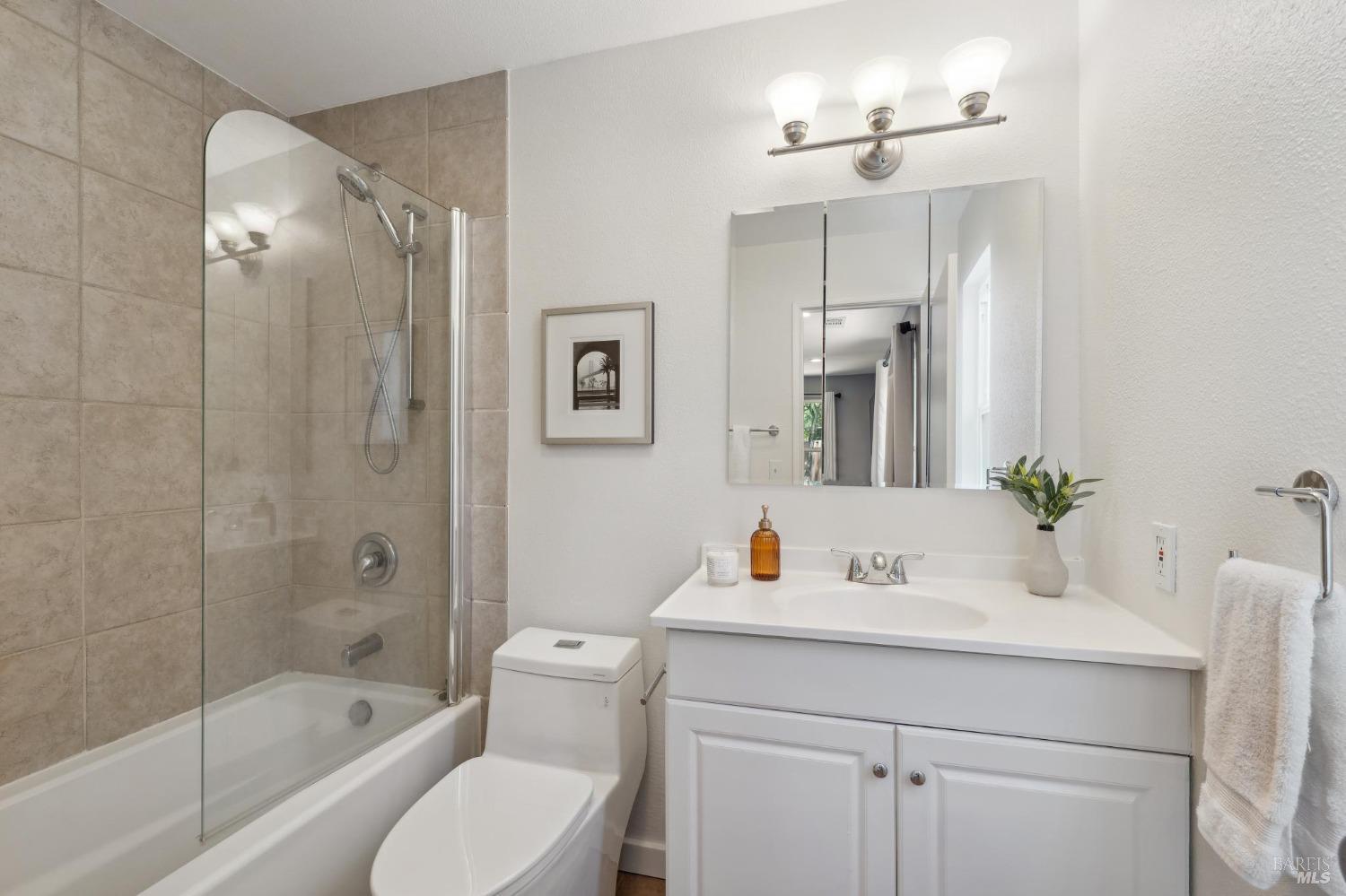 Detail Gallery Image 19 of 43 For 4880 Warm Springs Rd, Glen Ellen,  CA 95442 - 5 Beds | 3/1 Baths