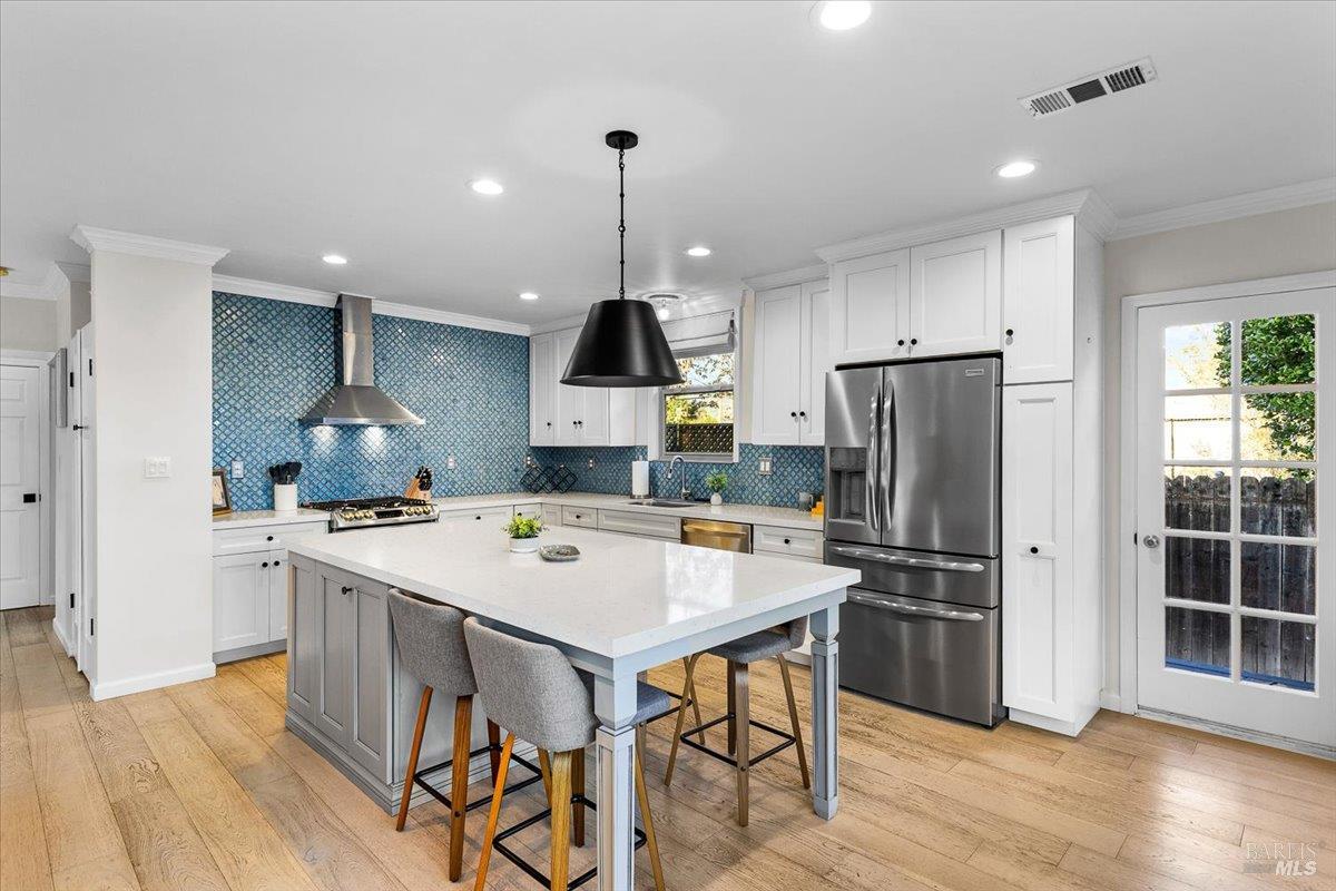 Detail Gallery Image 5 of 36 For 75 Ca-128 Hwy, Geyserville,  CA 95441 - 3 Beds | 2 Baths