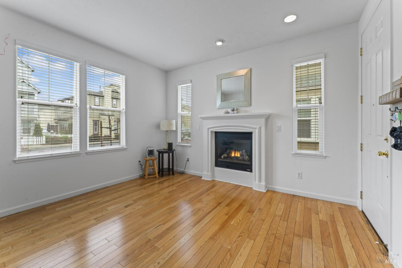 Detail Gallery Image 5 of 25 For 865 Citation Ct, Napa,  CA 94559 - 3 Beds | 2/1 Baths