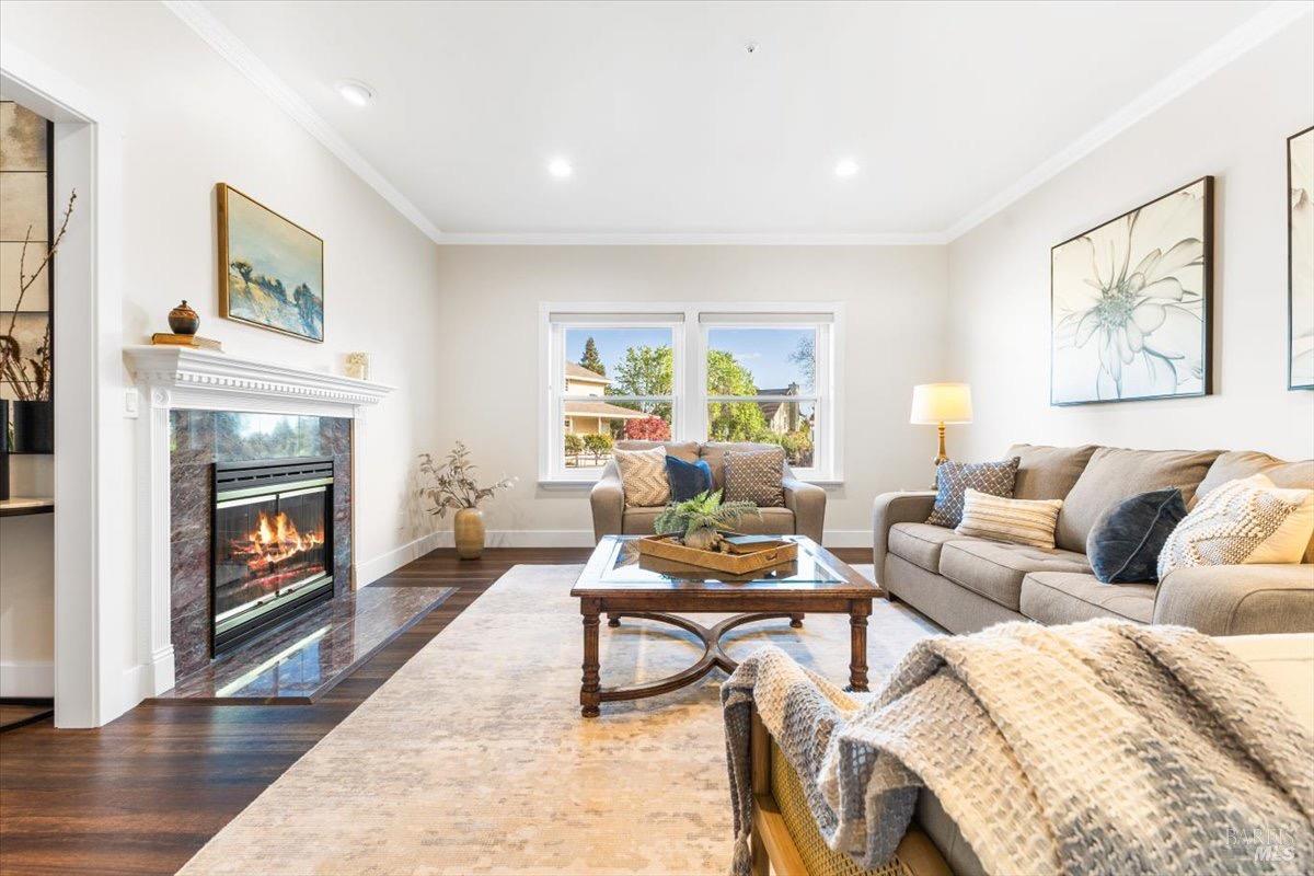 Detail Gallery Image 11 of 96 For 433 Tee Ct, Healdsburg,  CA 95448 - 4 Beds | 3/1 Baths