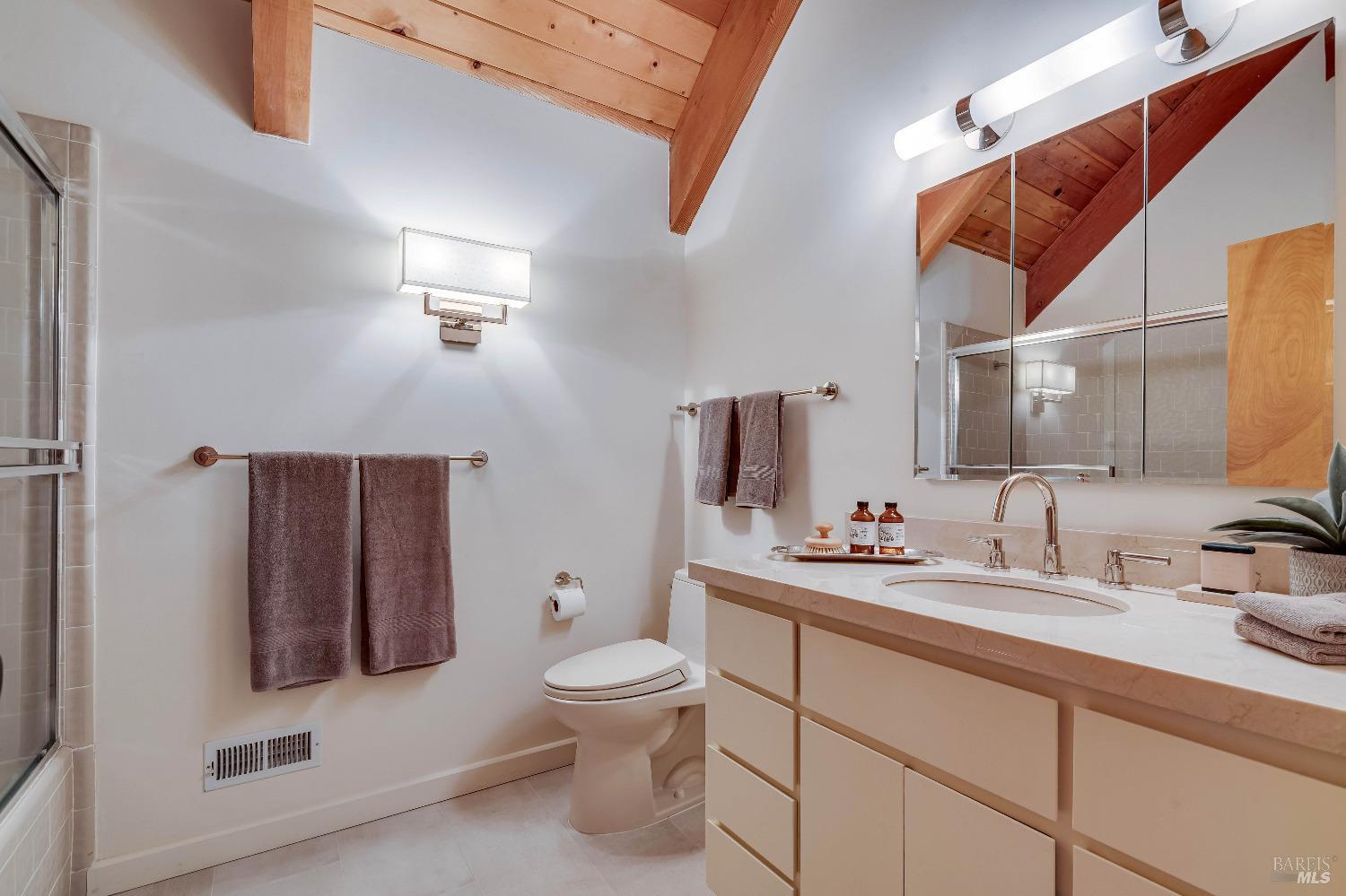 Detail Gallery Image 38 of 68 For 1626 Whitehall Ln, Saint Helena,  CA 94574 - 5 Beds | 7/1 Baths