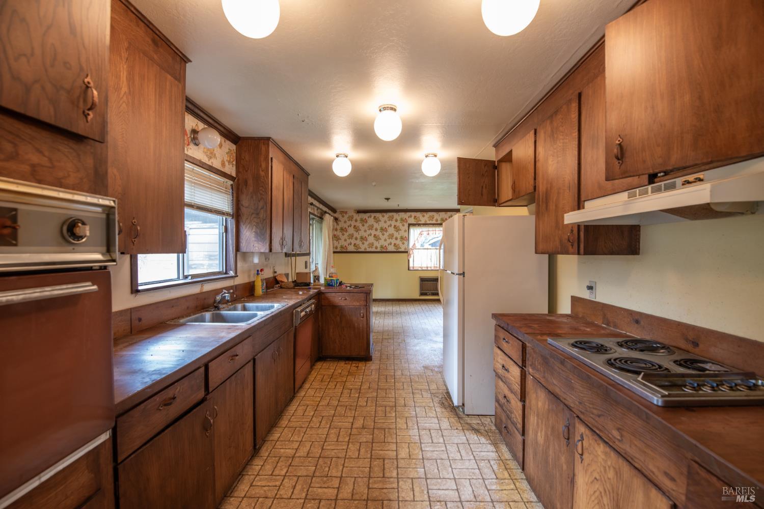 Detail Gallery Image 10 of 23 For 4550 Hidden Springs Rd, Santa Rosa,  CA 95404 - 3 Beds | 2 Baths