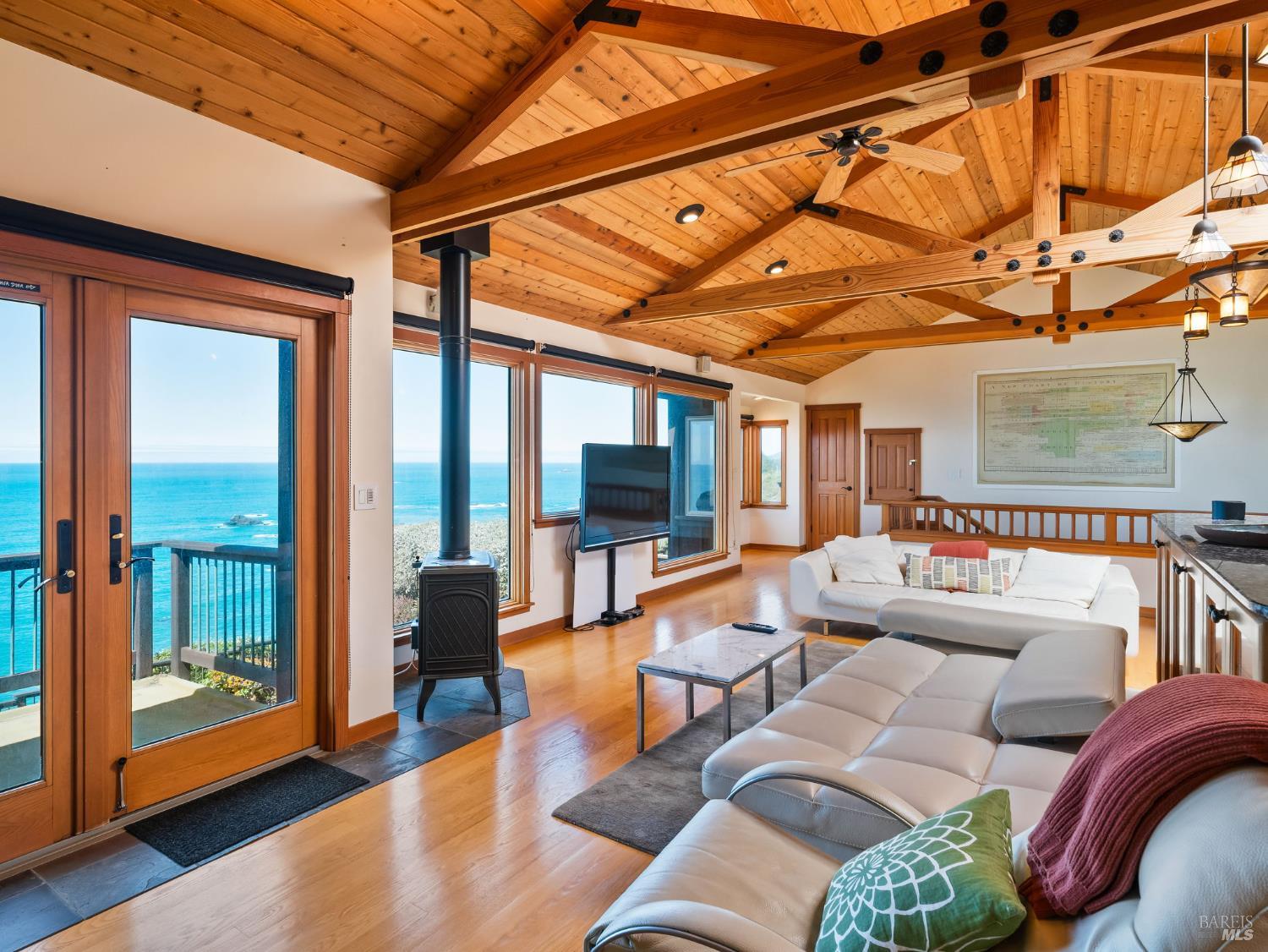 Detail Gallery Image 9 of 39 For 7400 S Highway 1 Unkn, Elk,  CA 95432 - 3 Beds | 3 Baths