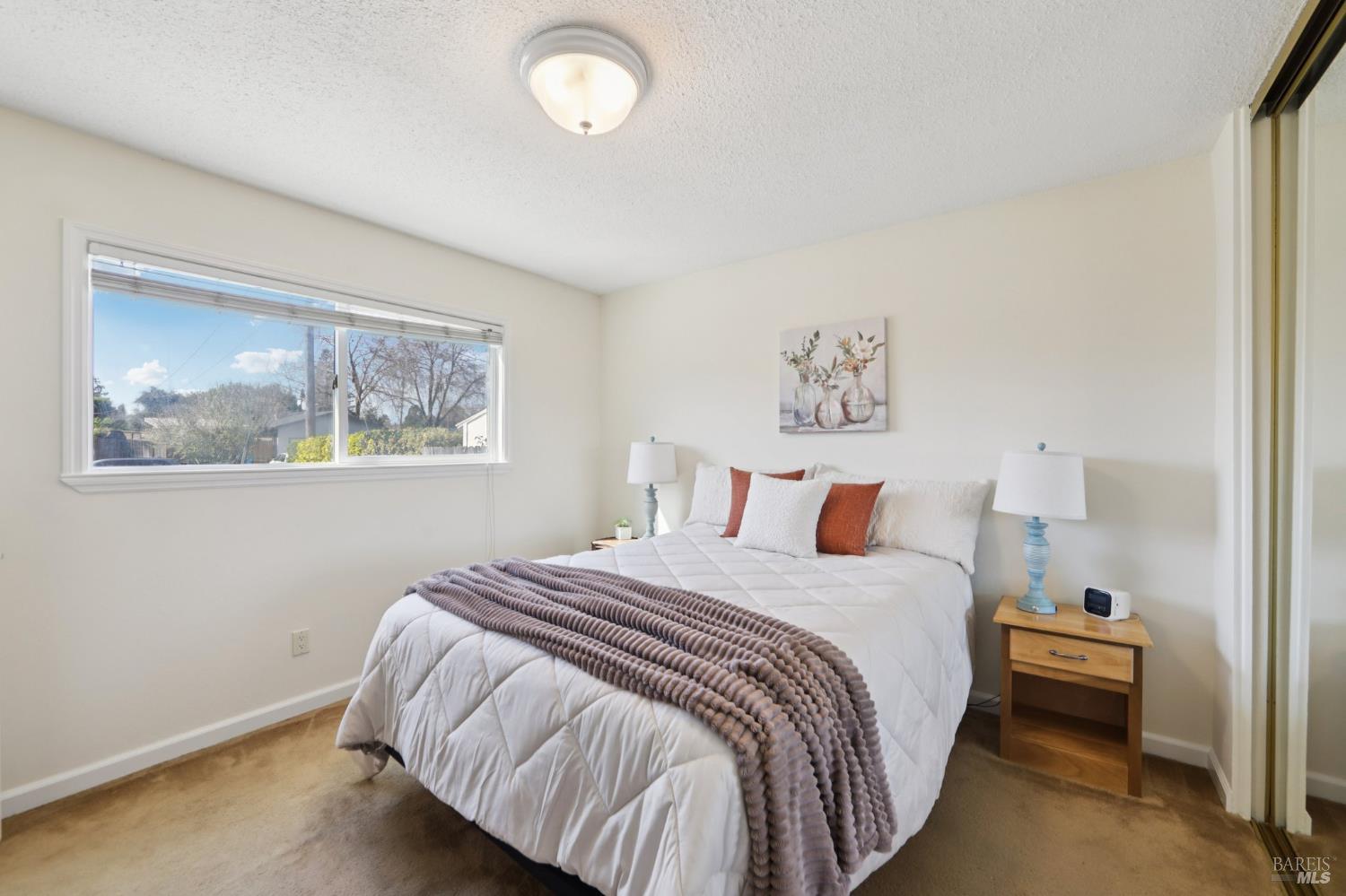 Detail Gallery Image 13 of 27 For 7070 Almond St, Rohnert Park,  CA 94928 - 3 Beds | 2 Baths