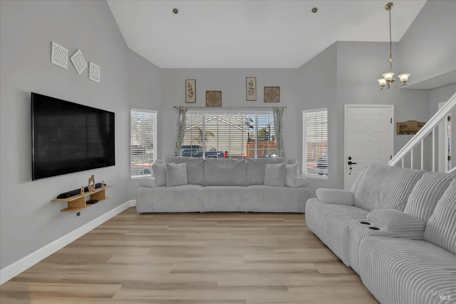 Detail Gallery Image 7 of 49 For 633 Country Ln, Oakley,  CA 94561 - 4 Beds | 2/1 Baths