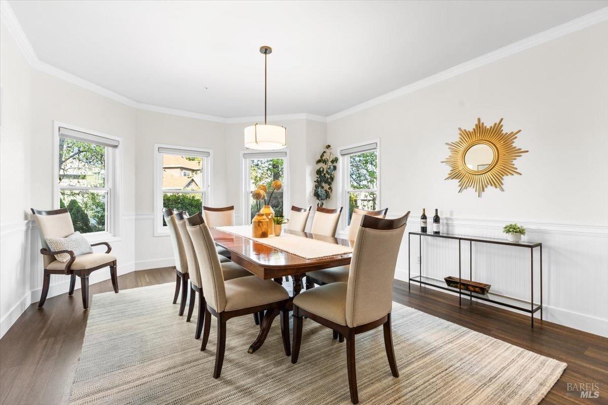 Detail Gallery Image 15 of 96 For 433 Tee Ct, Healdsburg,  CA 95448 - 4 Beds | 3/1 Baths