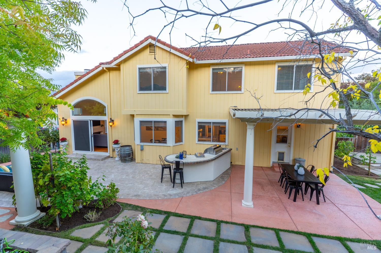 Detail Gallery Image 2 of 37 For 1125 Westview Dr, Napa,  CA 94558 - 5 Beds | 3 Baths