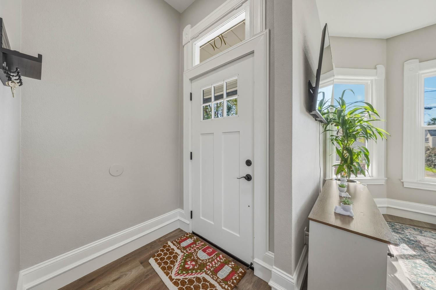 Detail Gallery Image 5 of 33 For 107 Sebastopol Ave, Santa Rosa,  CA 95407 - 4 Beds | 3/1 Baths