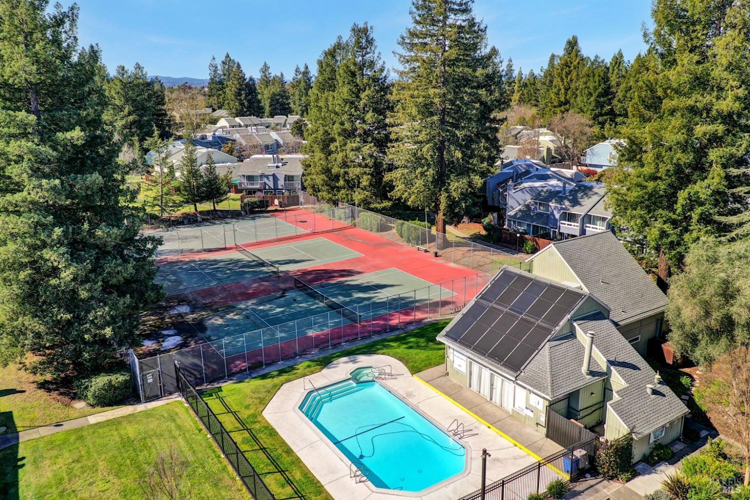 Detail Gallery Image 33 of 33 For 735 Racquet Club Cir, Rohnert Park,  CA 94928 - 2 Beds | 1/1 Baths