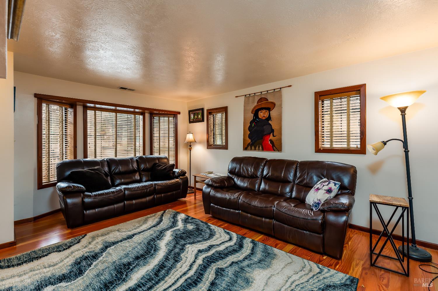 Detail Gallery Image 9 of 34 For 1096 W Standley St, Ukiah,  CA 95482 - 3 Beds | 3 Baths