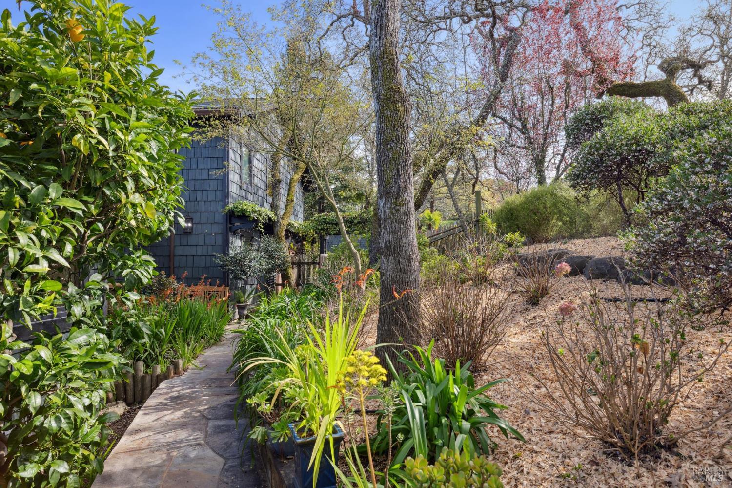 Detail Gallery Image 52 of 66 For 160 Crest Rd, Novato,  CA 94945 - 3 Beds | 3/2 Baths