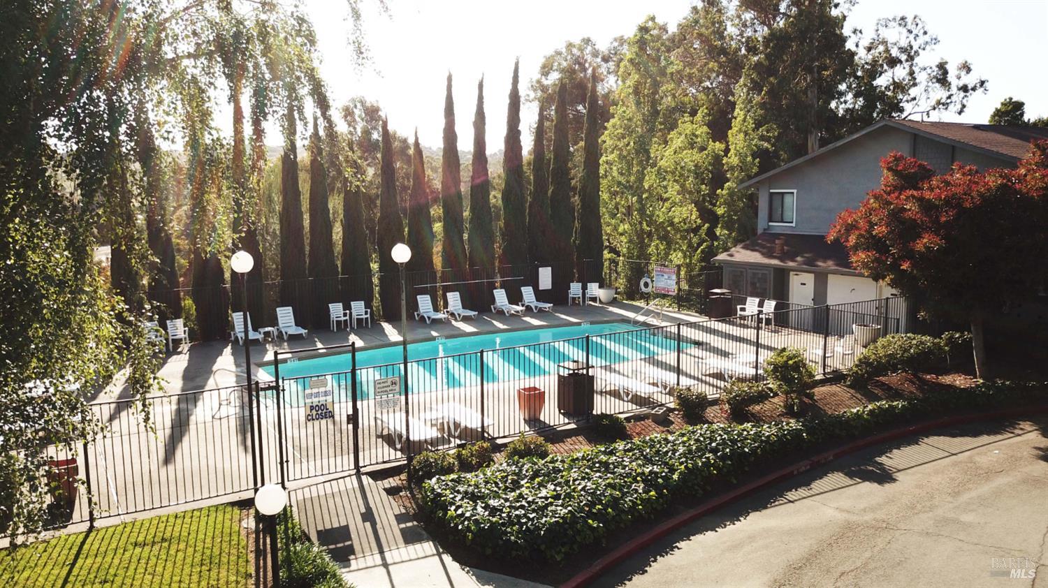 Detail Gallery Image 15 of 16 For 900 Cambridge Dr #122,  Benicia,  CA 94510 - 2 Beds | 1 Baths