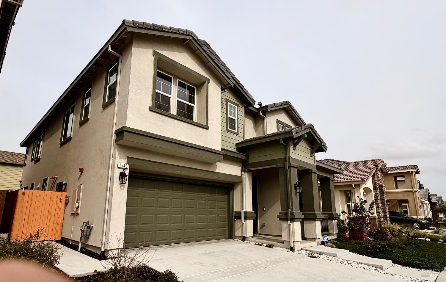 Detail Gallery Image 4 of 49 For 1548 Nightfall Ln, Fairfield,  CA 94533 - 5 Beds | 4 Baths