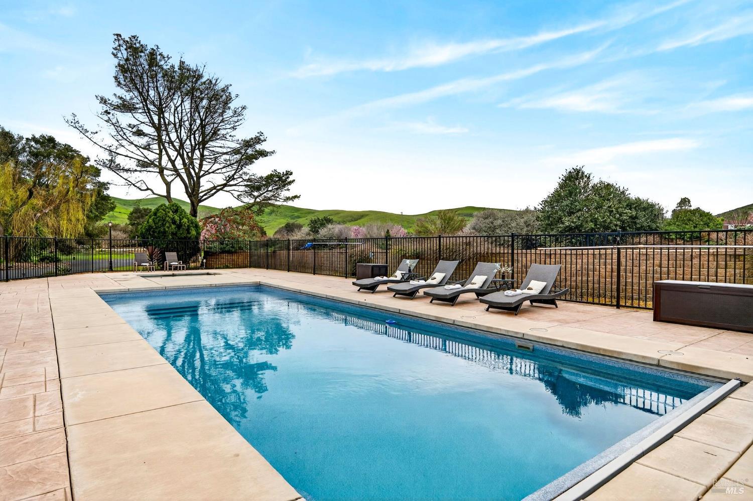 Detail Gallery Image 2 of 69 For 3534 Spurs Trl, American Canyon,  CA 94503 - 4 Beds | 2 Baths