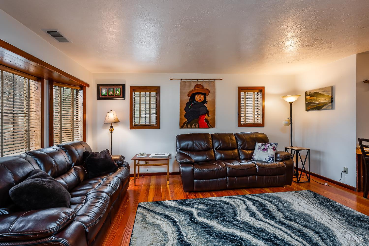 Detail Gallery Image 8 of 34 For 1096 W Standley St, Ukiah,  CA 95482 - 3 Beds | 3 Baths