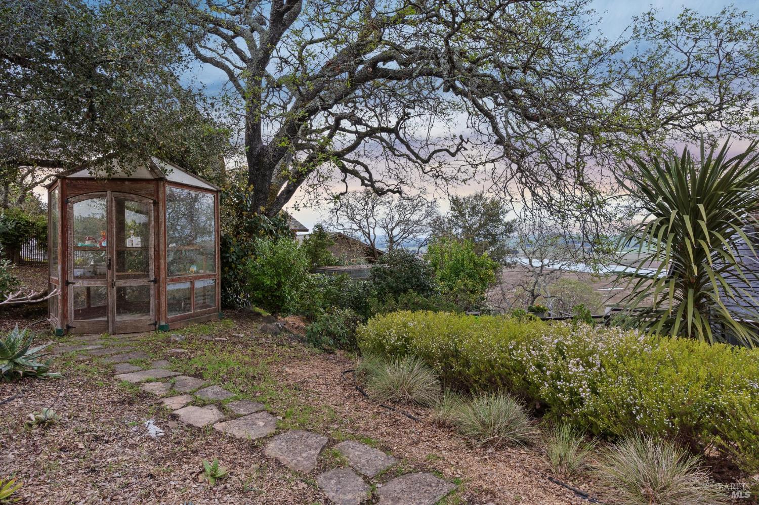 Detail Gallery Image 56 of 66 For 160 Crest Rd, Novato,  CA 94945 - 3 Beds | 3/2 Baths