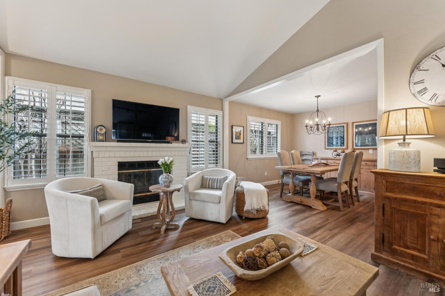 Detail Gallery Image 8 of 32 For 1239 Herbazal St, Sonoma,  CA 95476 - 2 Beds | 2 Baths