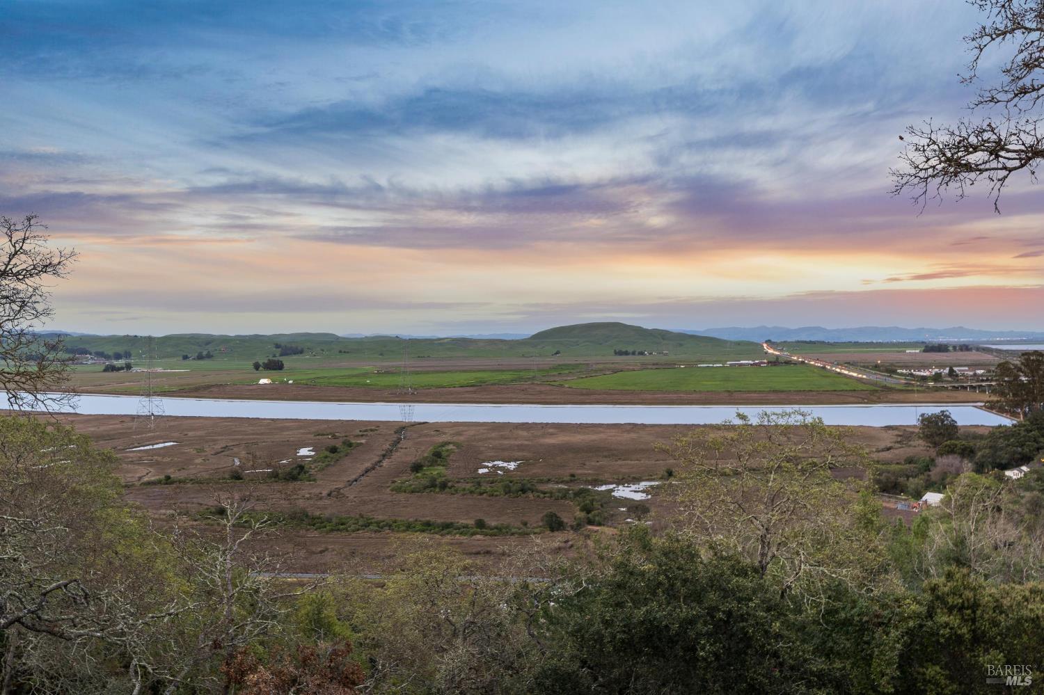 Detail Gallery Image 55 of 66 For 160 Crest Rd, Novato,  CA 94945 - 3 Beds | 3/2 Baths