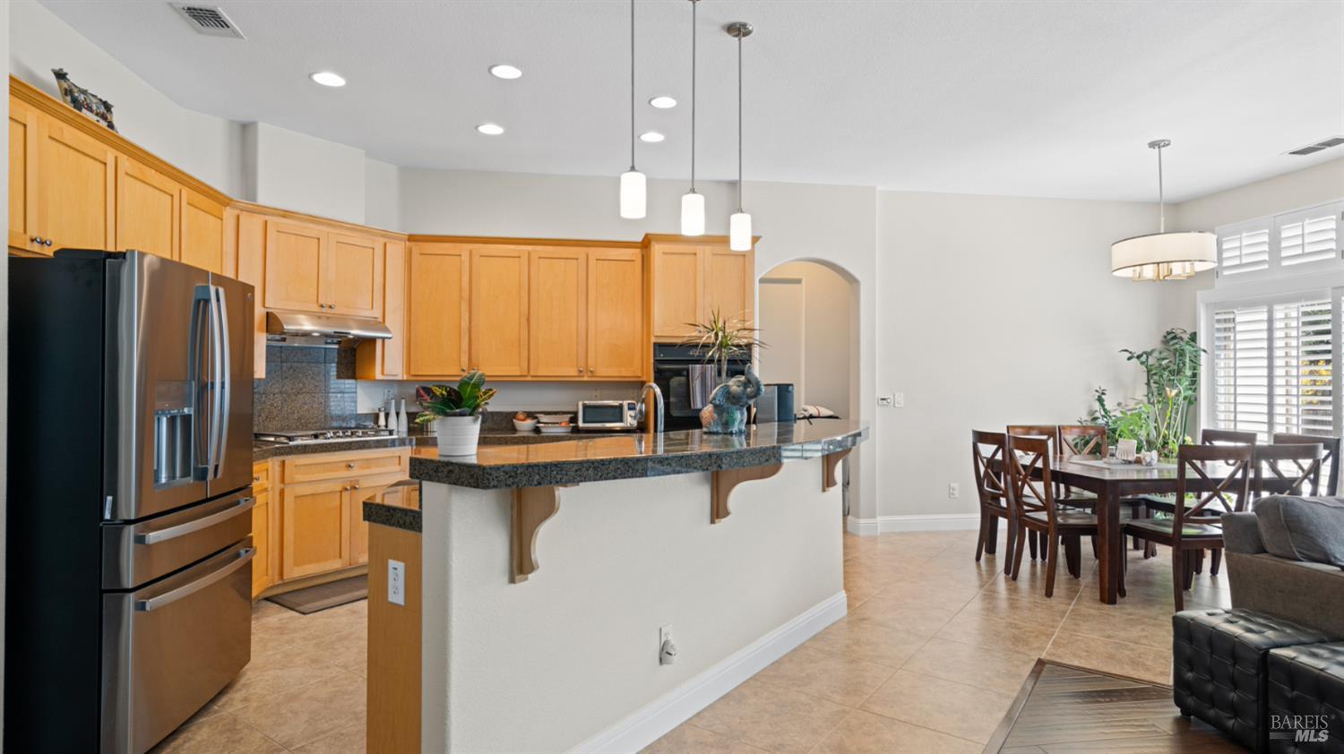 Detail Gallery Image 16 of 62 For 1803 Sanger Peak Way, Antioch,  CA 94531 - 4 Beds | 2/1 Baths