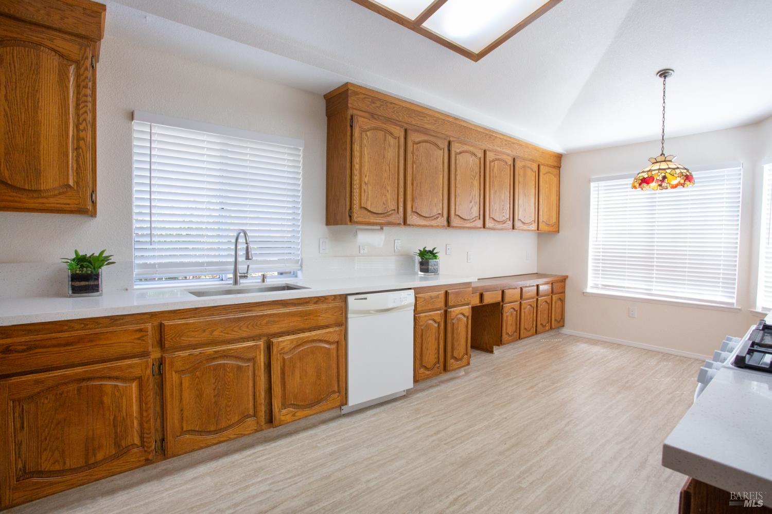 Detail Gallery Image 12 of 54 For 767 Raven Dr, Vacaville,  CA 95687 - 3 Beds | 2 Baths