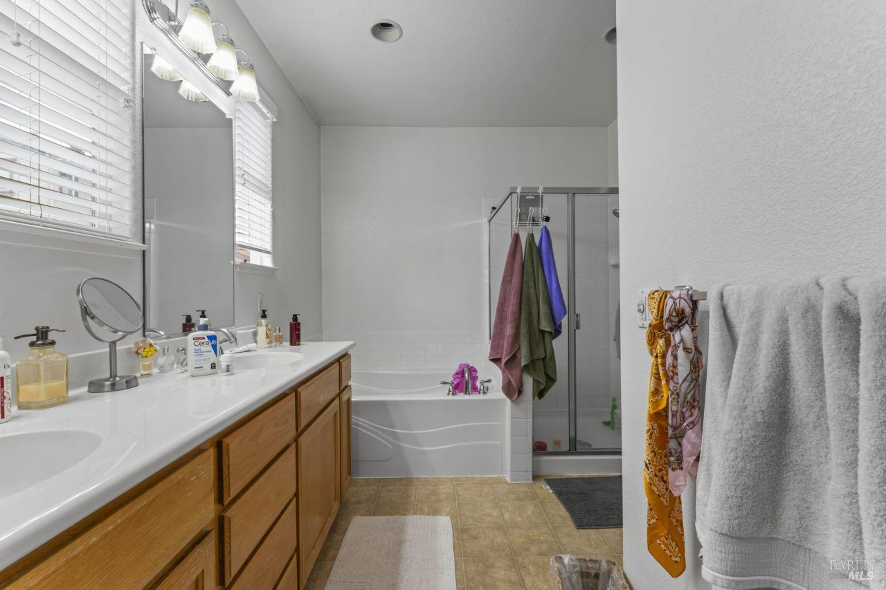 Detail Gallery Image 19 of 25 For 865 Citation Ct, Napa,  CA 94559 - 3 Beds | 2/1 Baths