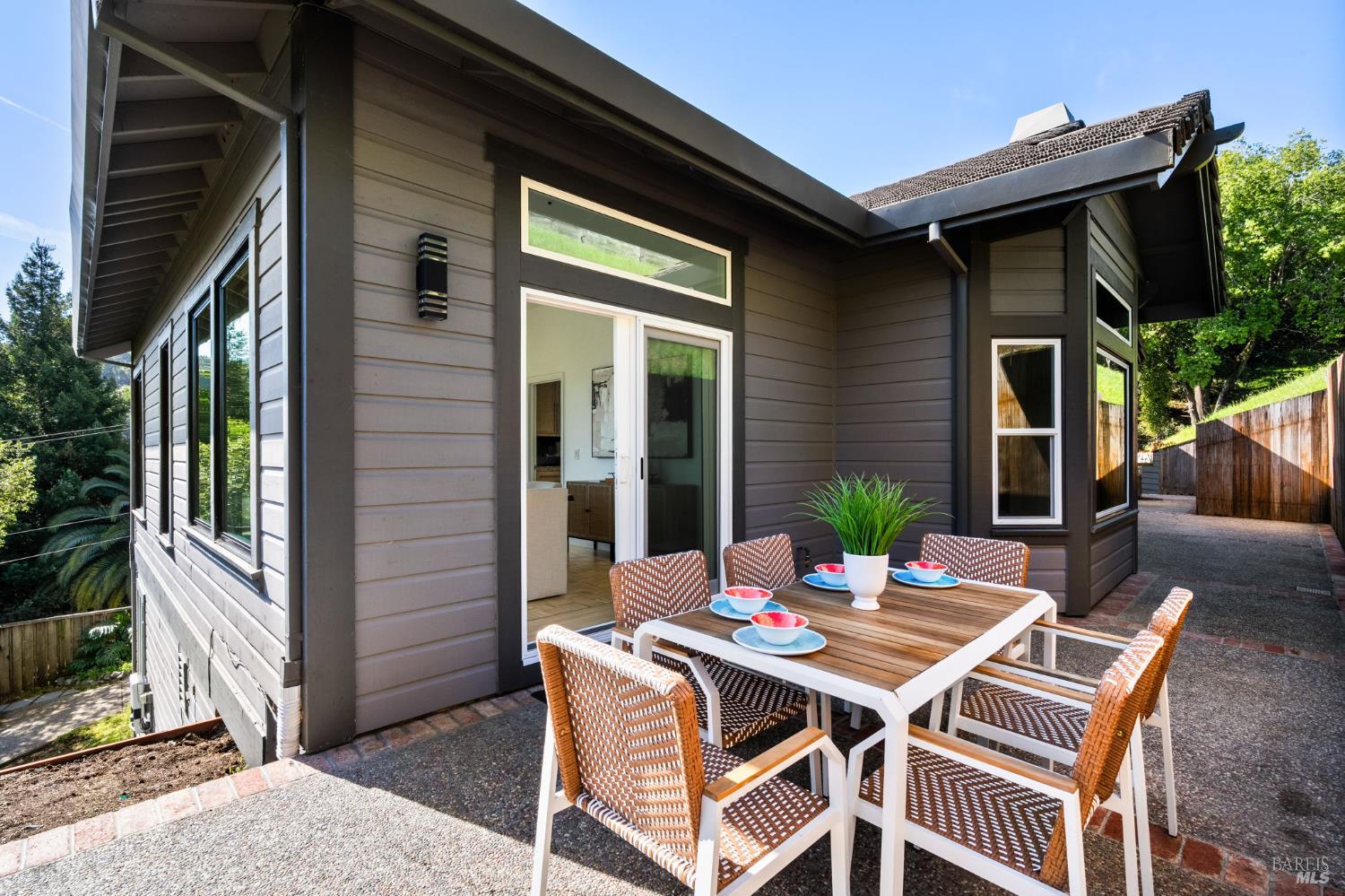 Detail Gallery Image 39 of 48 For 174 Main Dr, San Rafael,  CA 94901 - 5 Beds | 2/2 Baths