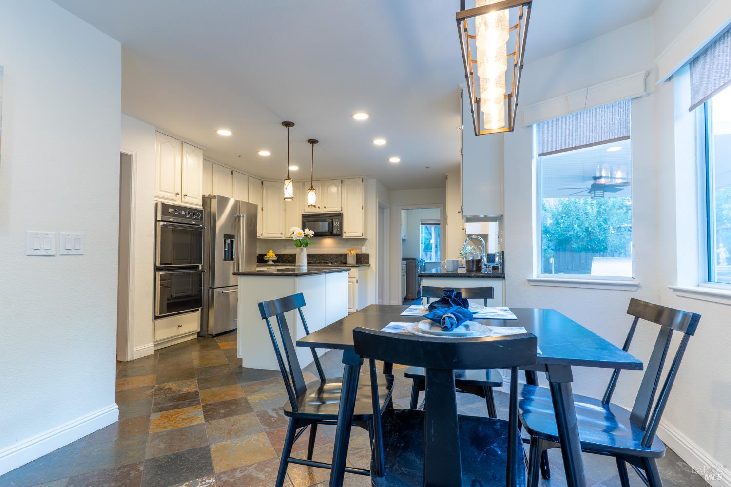 Detail Gallery Image 10 of 37 For 1125 Westview Dr, Napa,  CA 94558 - 5 Beds | 3 Baths