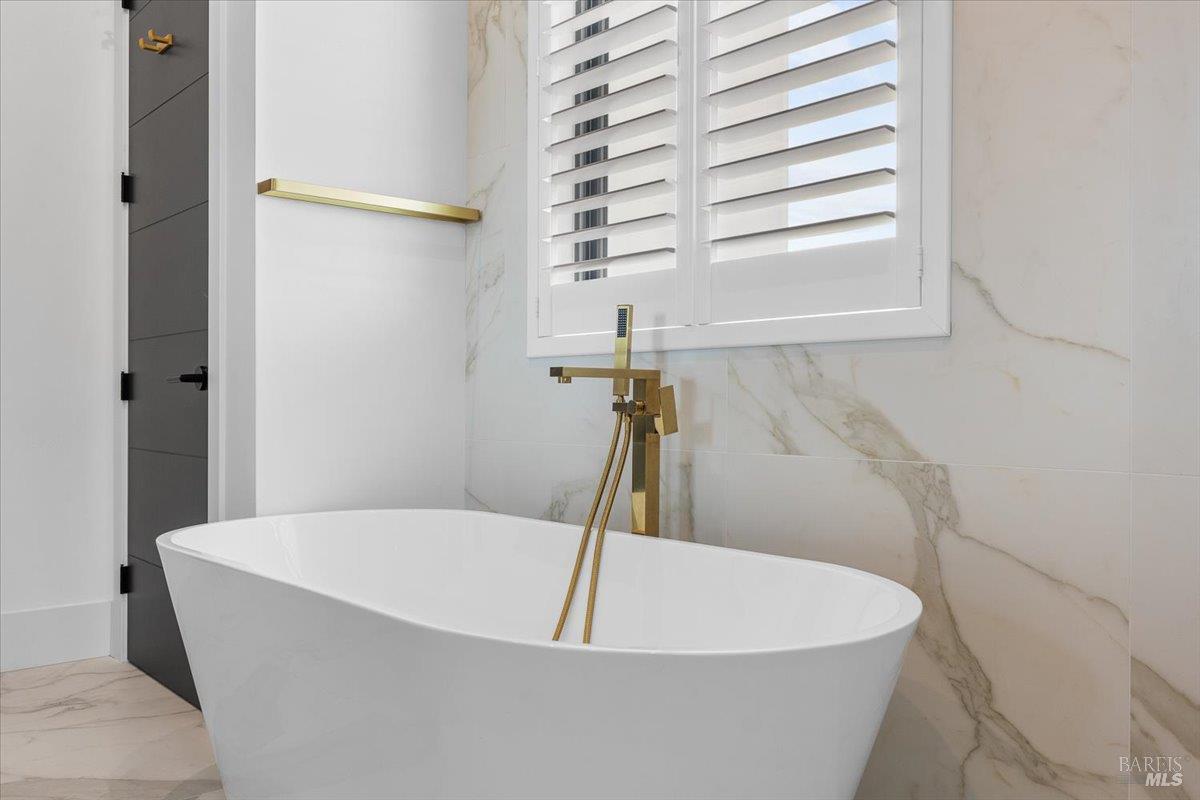 Detail Gallery Image 27 of 75 For 3623 Crescent Cir, Santa Rosa,  CA 95403 - 4 Beds | 5 Baths