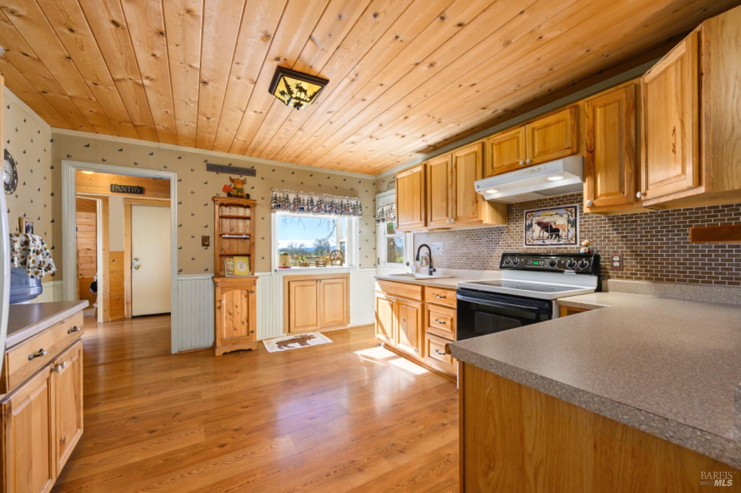 Detail Gallery Image 11 of 40 For 5454 Hall Rd, Santa Rosa,  CA 95401 - 3 Beds | 1/1 Baths