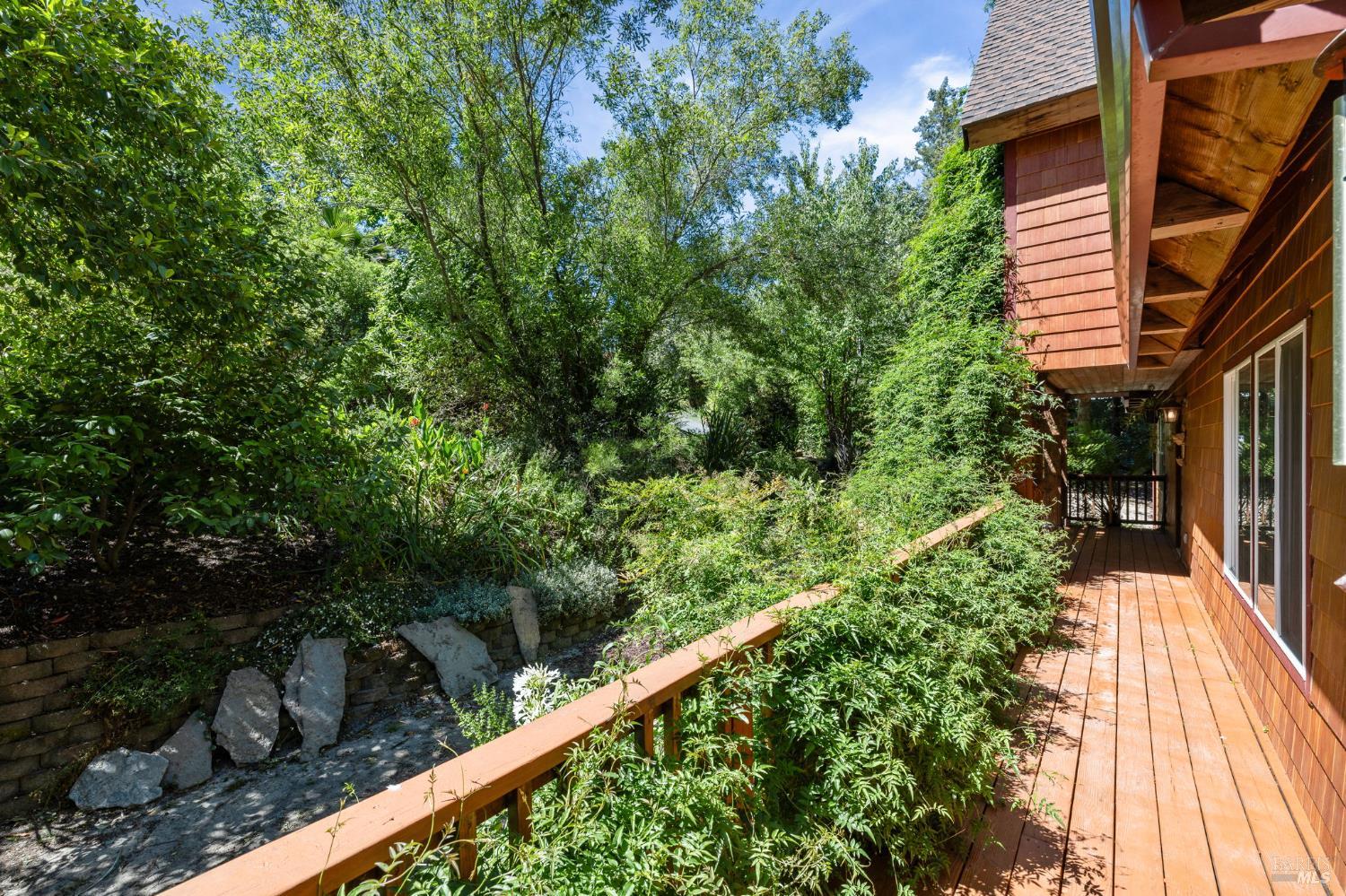 Detail Gallery Image 26 of 53 For 9935 Occidental Rd, Sebastopol,  CA 95472 - 3 Beds | 3 Baths