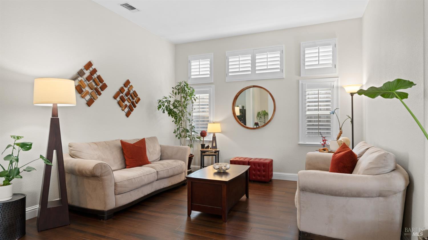 Detail Gallery Image 7 of 62 For 1803 Sanger Peak Way, Antioch,  CA 94531 - 4 Beds | 2/1 Baths