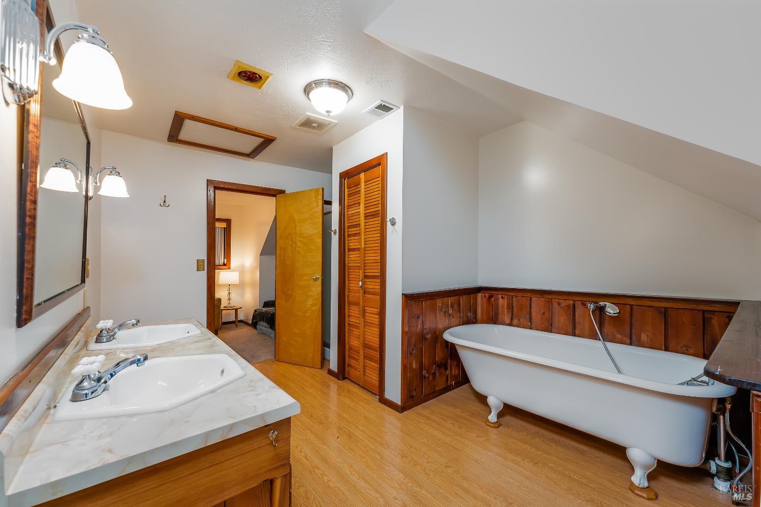 Detail Gallery Image 26 of 34 For 1096 W Standley St, Ukiah,  CA 95482 - 3 Beds | 3 Baths