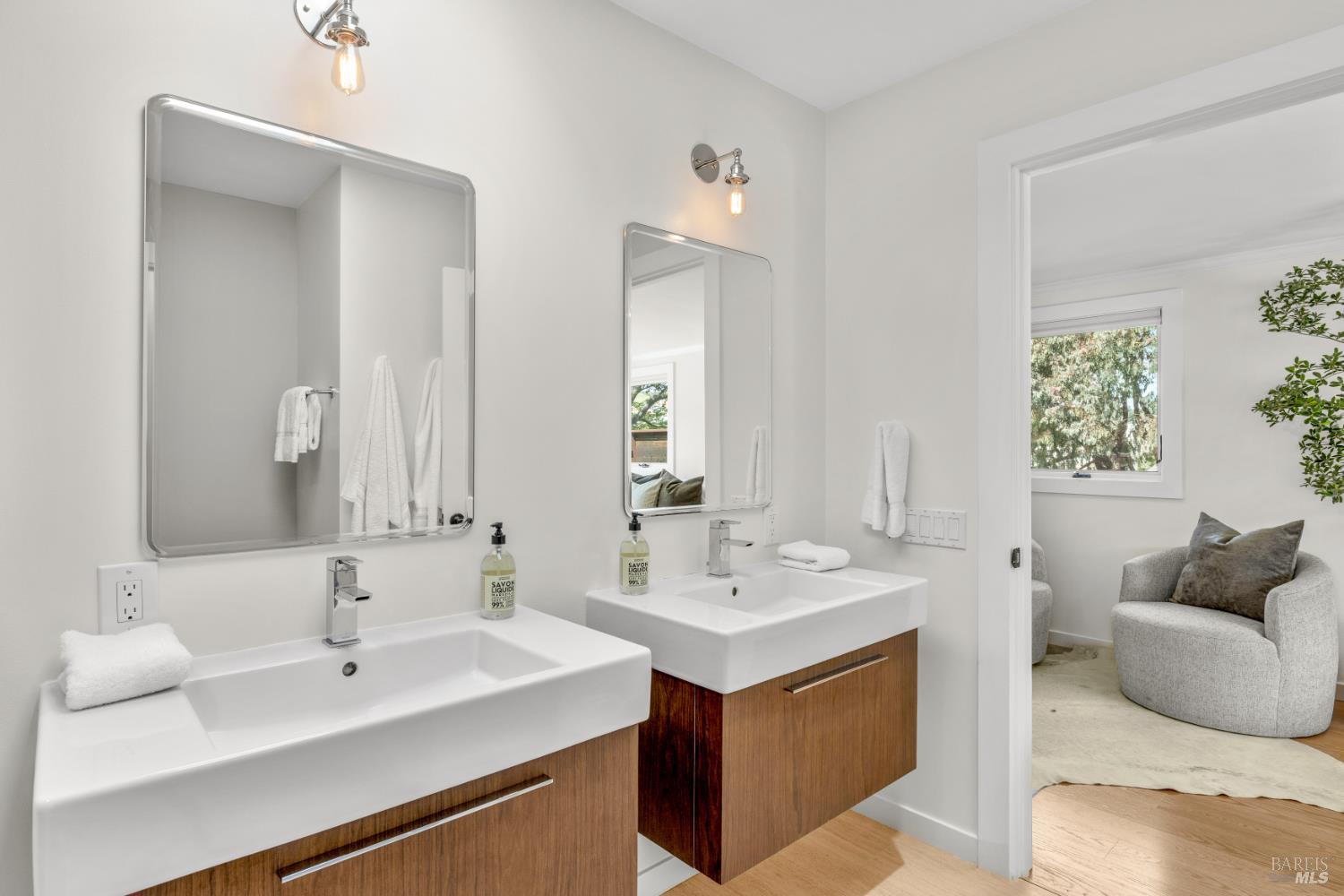 Detail Gallery Image 32 of 55 For 34 Southridge Dr, Tiburon,  CA 94920 - 4 Beds | 3/1 Baths