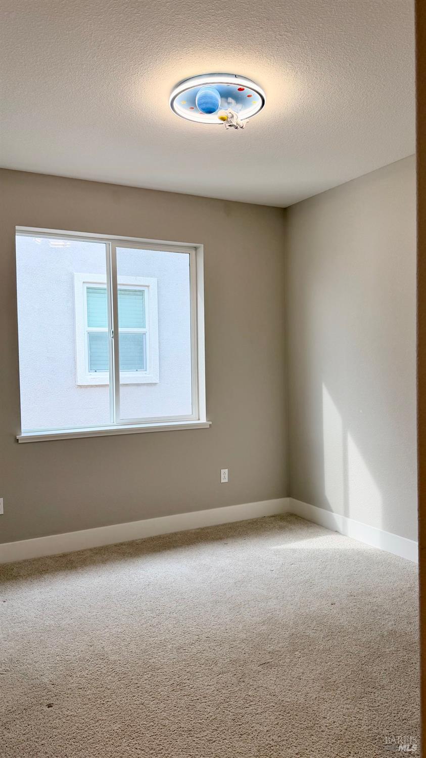 Detail Gallery Image 24 of 49 For 1548 Nightfall Ln, Fairfield,  CA 94533 - 5 Beds | 4 Baths