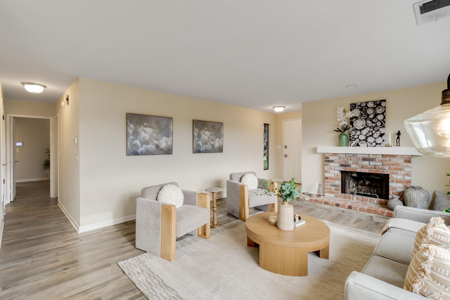 Detail Gallery Image 6 of 48 For 1474 London Cir, Benicia,  CA 94510 - 2 Beds | 2 Baths