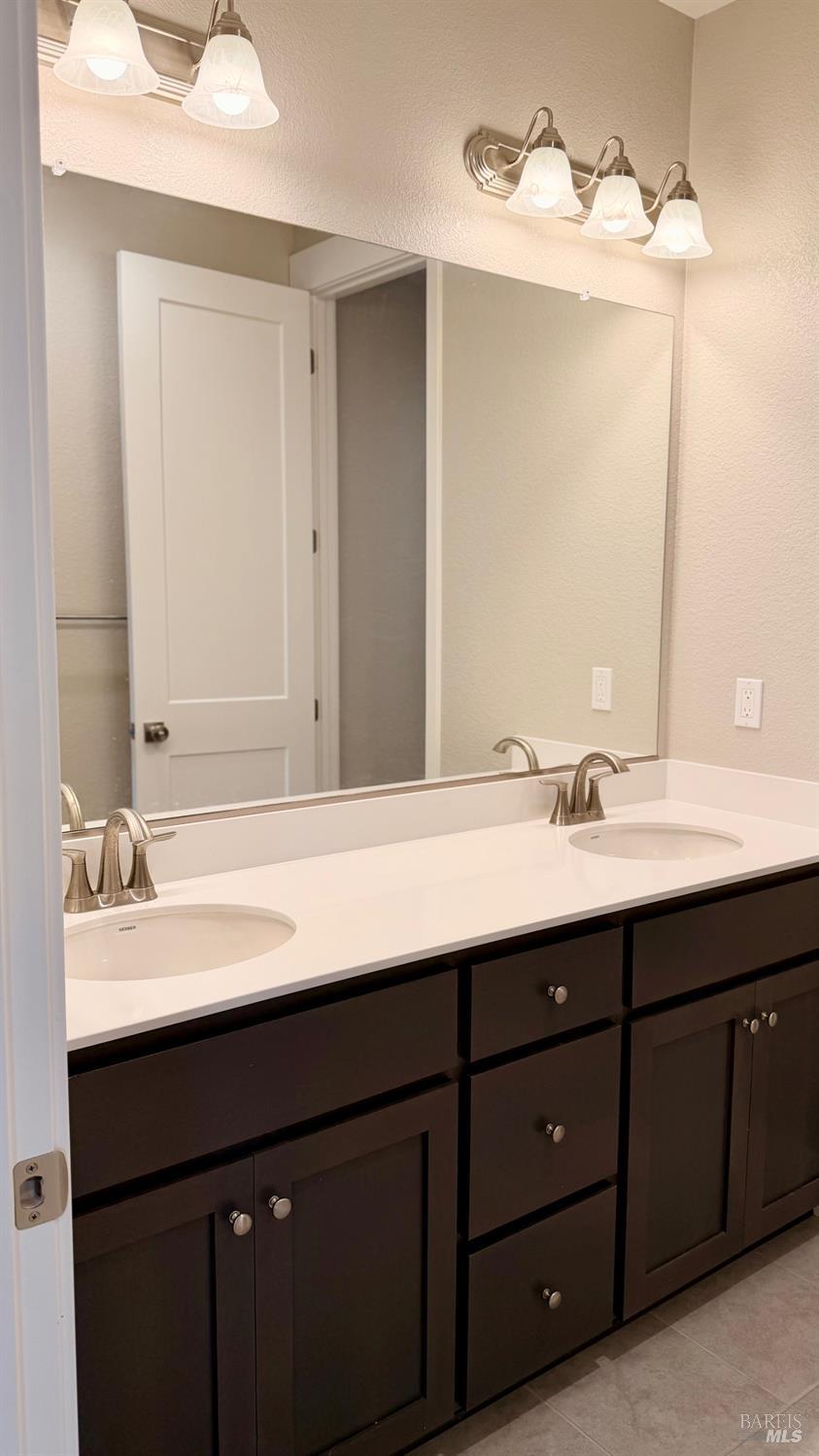 Detail Gallery Image 26 of 49 For 1548 Nightfall Ln, Fairfield,  CA 94533 - 5 Beds | 4 Baths