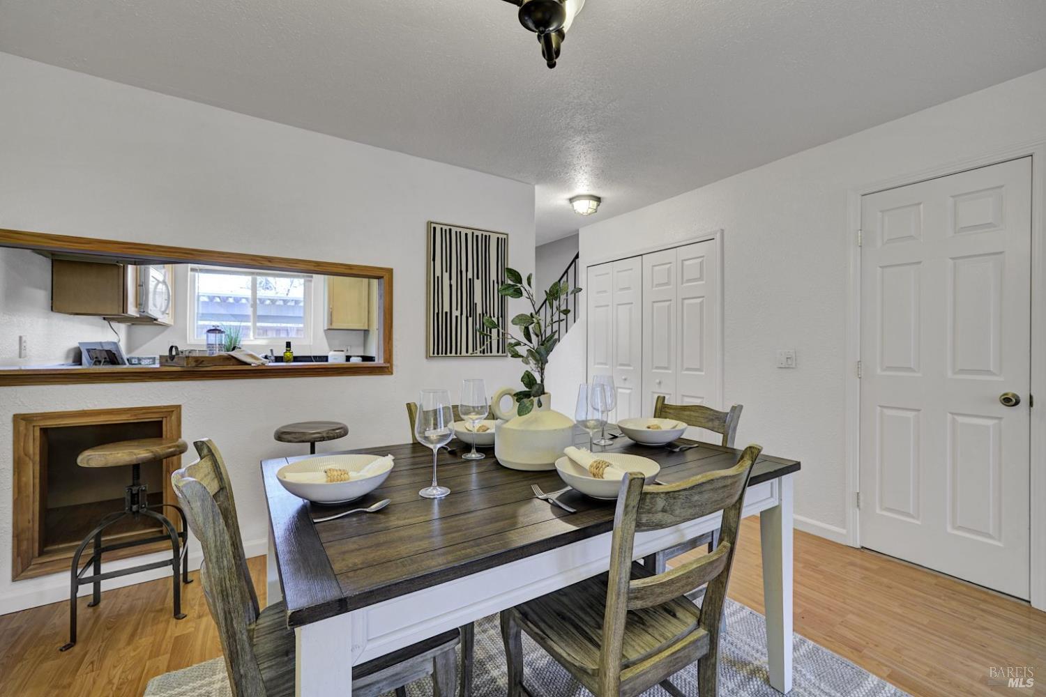 Detail Gallery Image 8 of 33 For 735 Racquet Club Cir, Rohnert Park,  CA 94928 - 2 Beds | 1/1 Baths