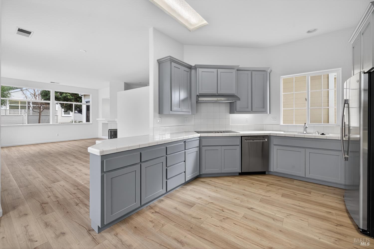 Detail Gallery Image 5 of 65 For 6539 Pine Valley Dr, Santa Rosa,  CA 95409 - 3 Beds | 2 Baths