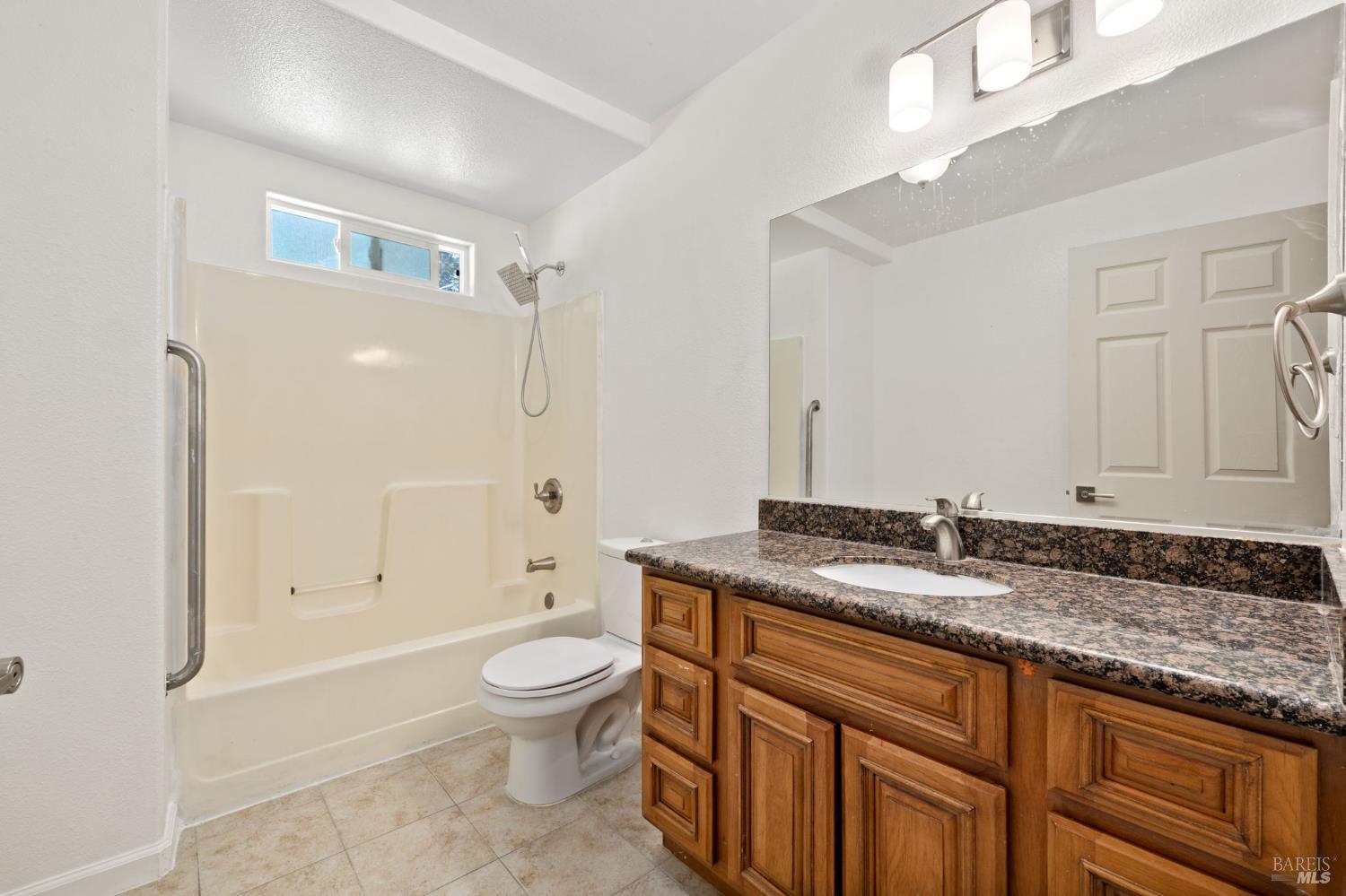 Detail Gallery Image 10 of 28 For 14446 Old Cazadero Rd, Guerneville,  CA 95446 - 6 Beds | 3 Baths