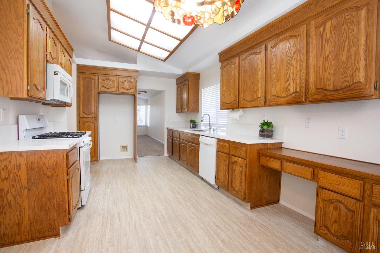 Detail Gallery Image 14 of 54 For 767 Raven Dr, Vacaville,  CA 95687 - 3 Beds | 2 Baths